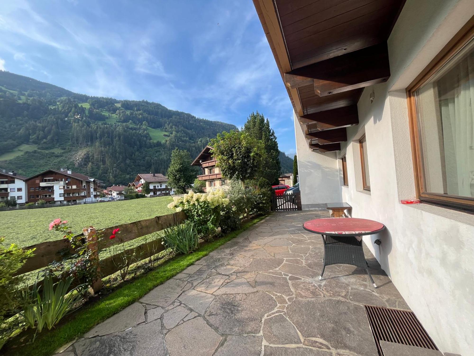 Zell Views Apartments Zell am Ziller Exterior photo