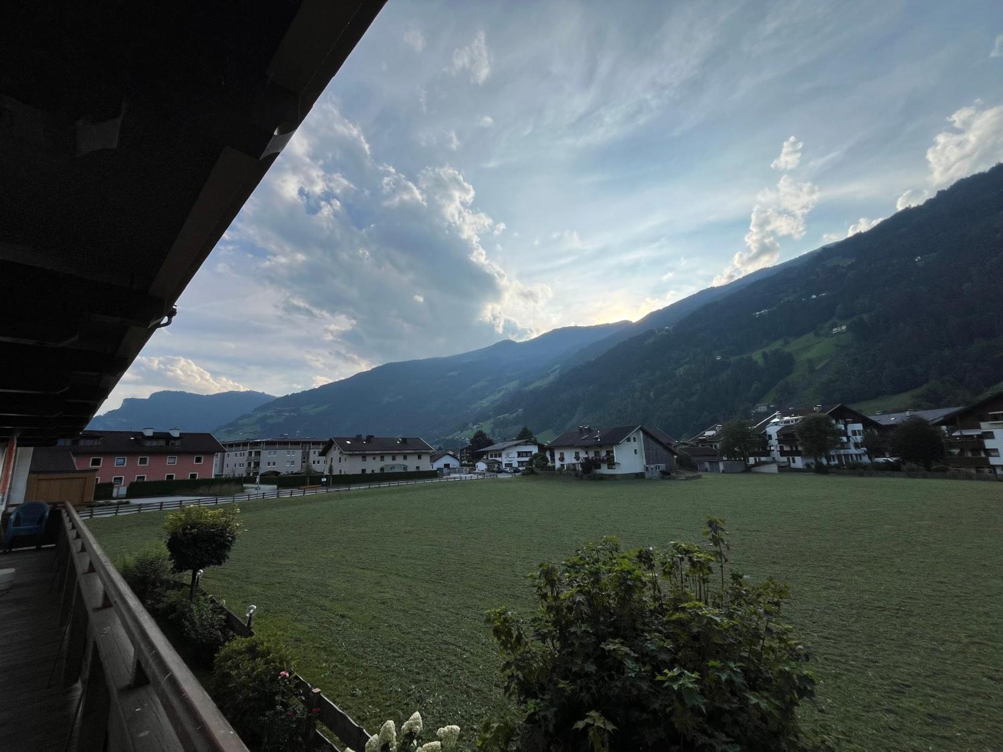 Zell Views Apartments Zell am Ziller Exterior photo