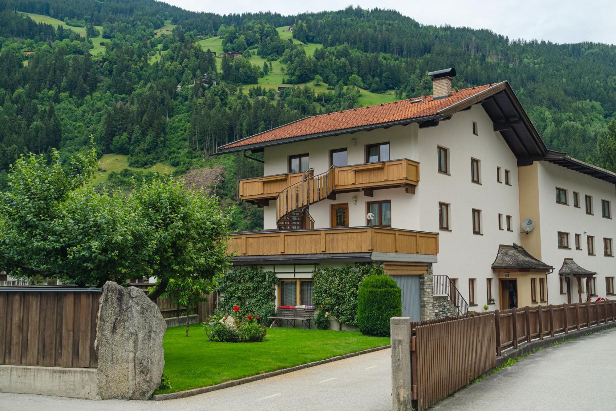 Zell Views Apartments Zell am Ziller Exterior photo